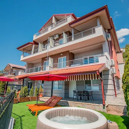 Velestovo House Apartment *