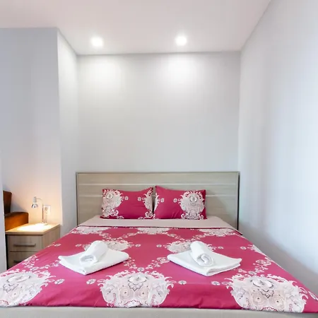 Velestovo House Apartment *